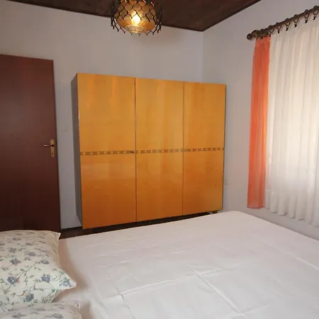 Apartament 8210a