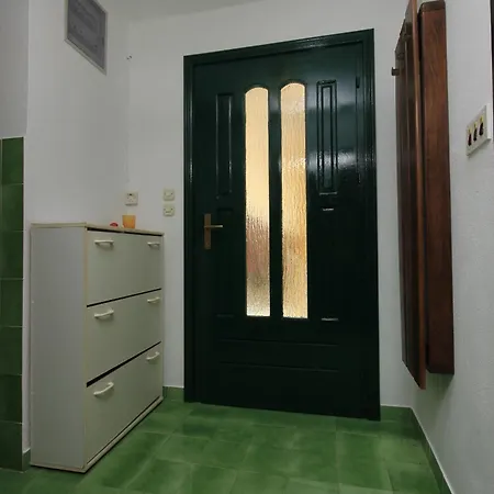 8210a Apartament